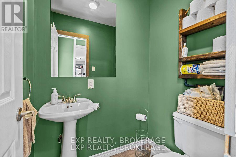 701 Highway 95, Frontenac Islands, Ontario  K7M 8W2 - Photo 18 - X12253555