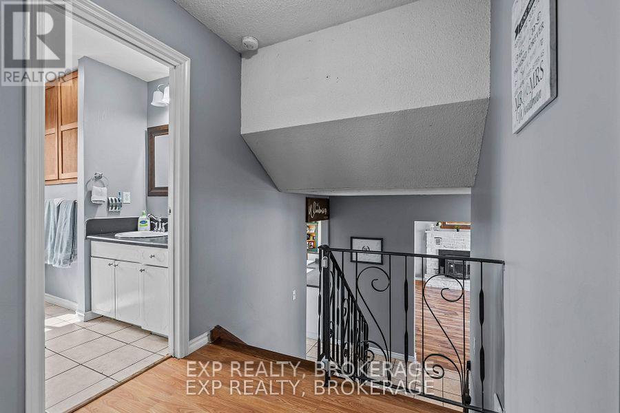 701 Highway 95, Frontenac Islands, Ontario  K7M 8W2 - Photo 25 - X12253555