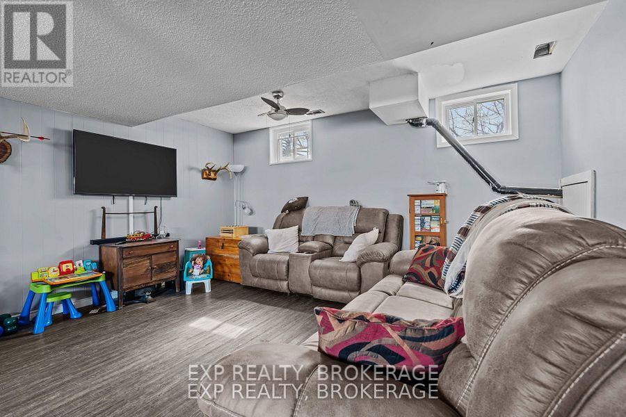 701 Highway 95, Frontenac Islands, Ontario  K7M 8W2 - Photo 27 - X12253555