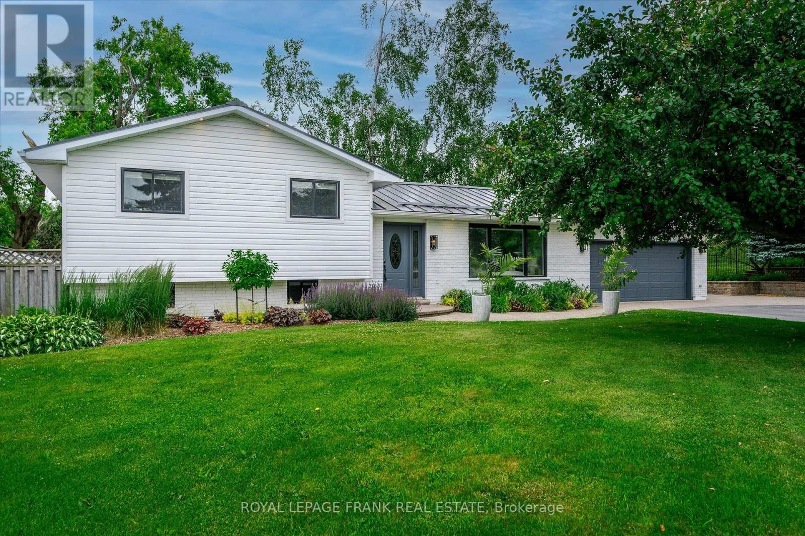 Property at 1954 CATHCART CRESCENT image 1