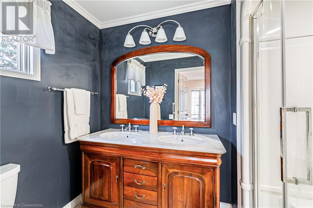 Property at 222 SILVERBIRCH Boulevard image 5