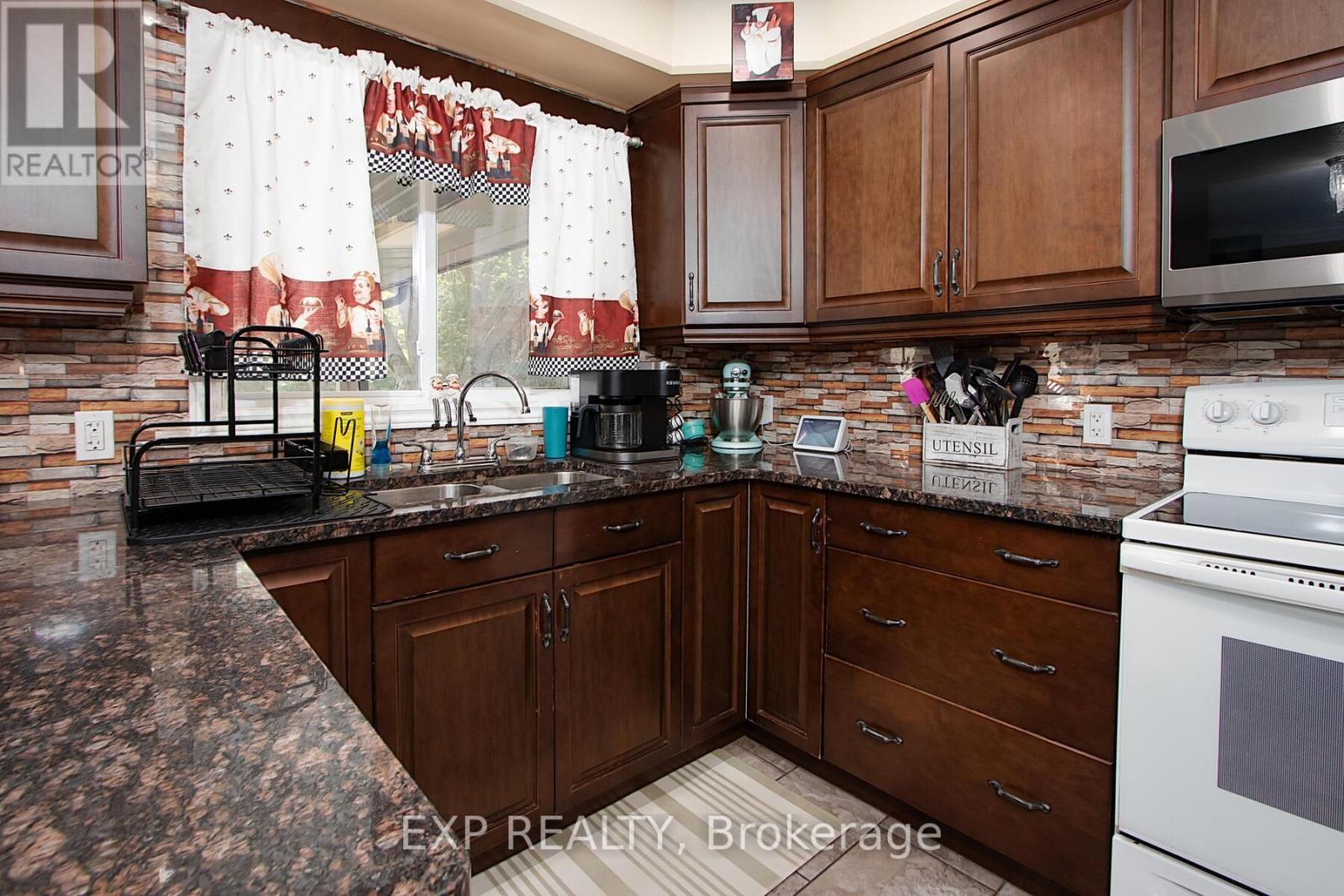 22 Oak Street, Bayham, Ontario  N0J 1Z0 - Photo 10 - X12253621