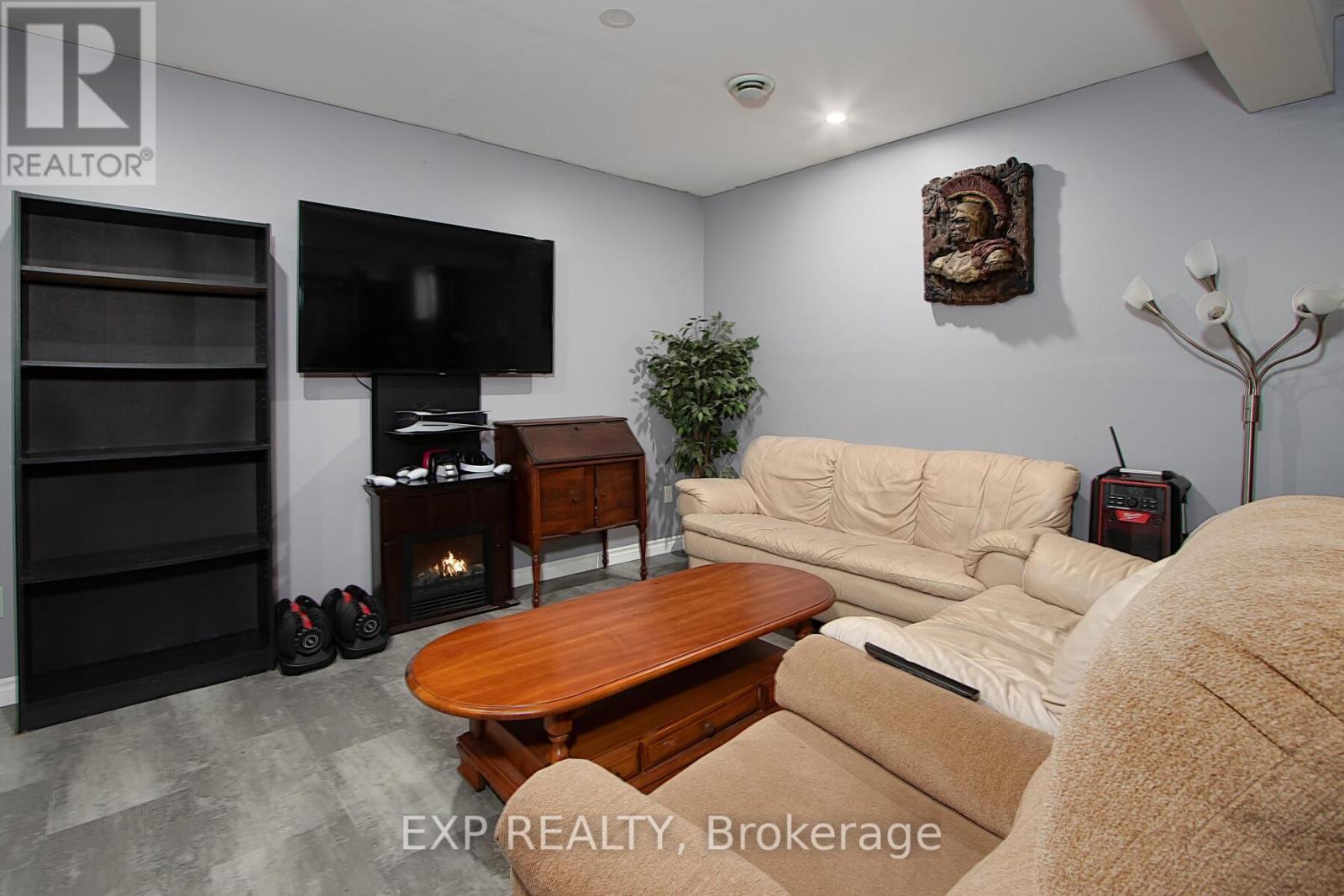 22 Oak Street, Bayham, Ontario  N0J 1Z0 - Photo 12 - X12253621