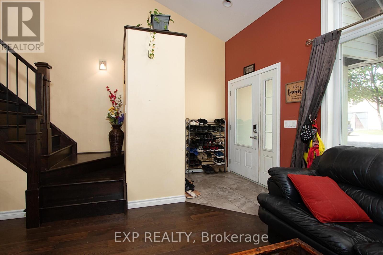 22 Oak Street, Bayham, Ontario  N0J 1Z0 - Photo 5 - X12253621