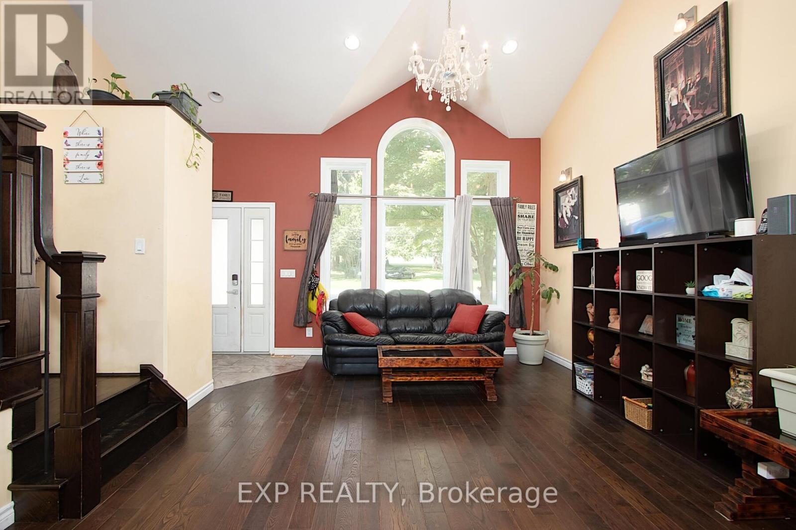 22 Oak Street, Bayham, Ontario  N0J 1Z0 - Photo 6 - X12253621