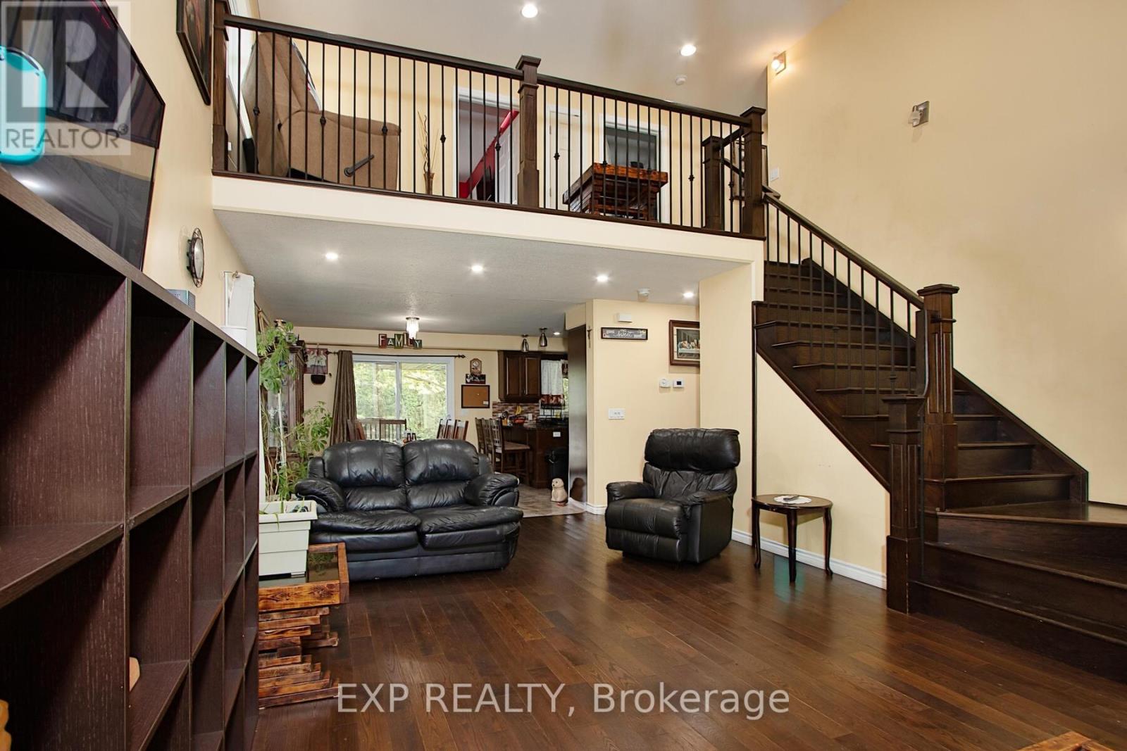22 Oak Street, Bayham, Ontario  N0J 1Z0 - Photo 7 - X12253621