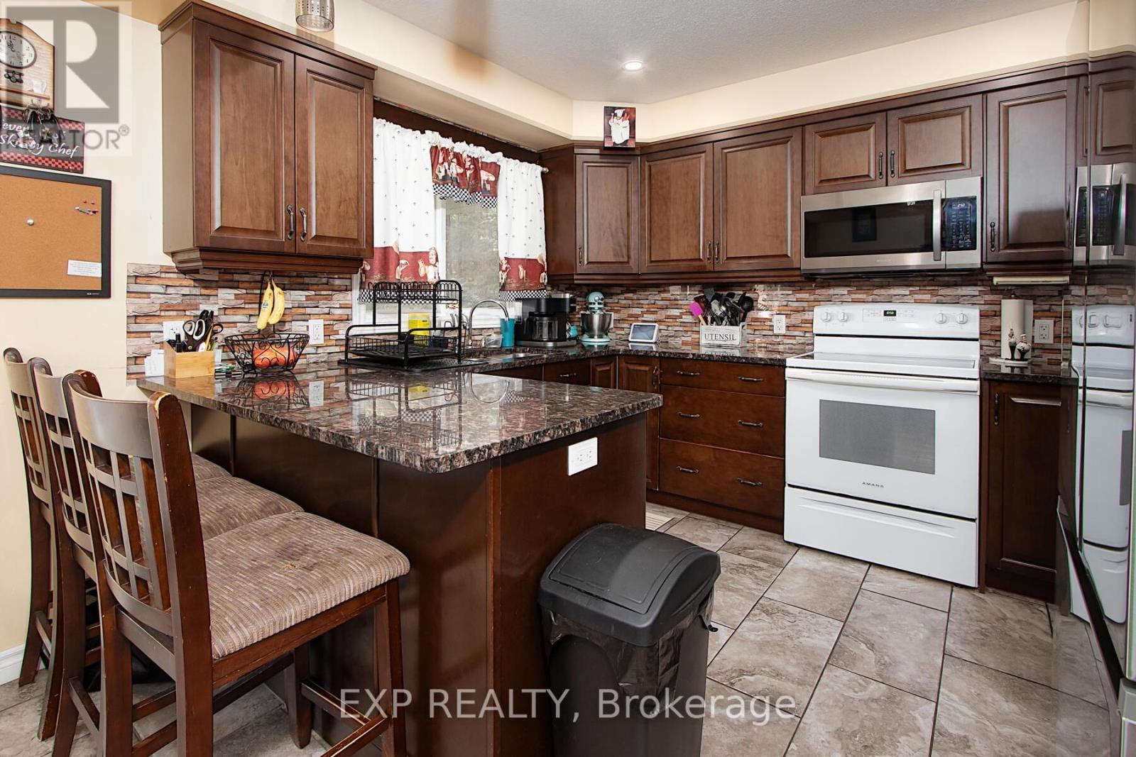 22 Oak Street, Bayham, Ontario  N0J 1Z0 - Photo 9 - X12253621
