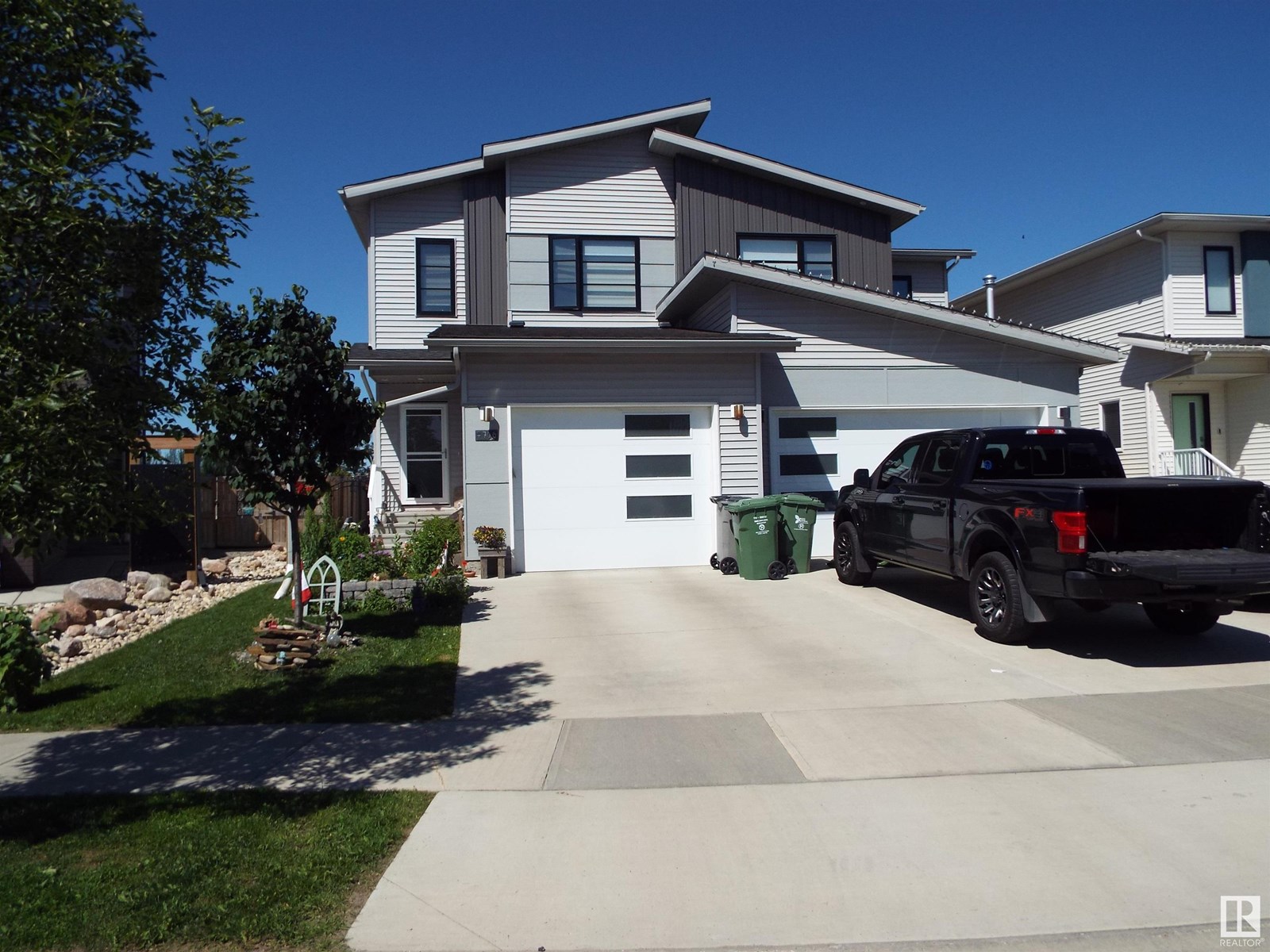 Property at 4706 67 ST image 2