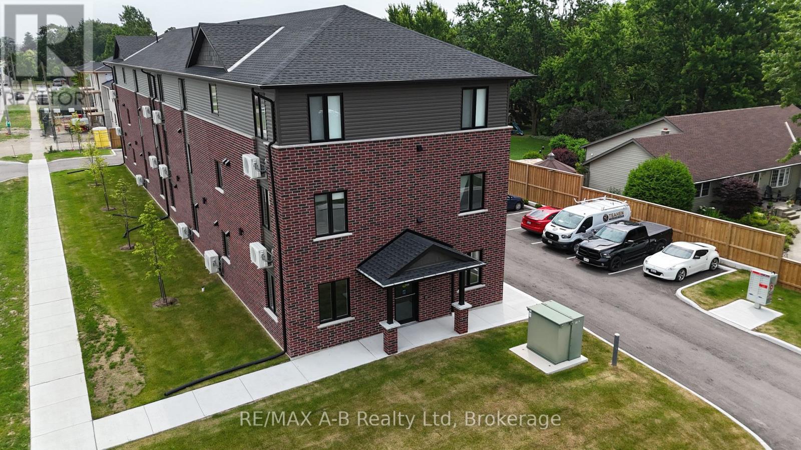 1a - 446 Queen Street W, St. Marys, Ontario  N4X 1C4 - Photo 2 - X12253580