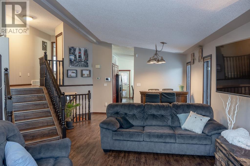 Property at 9309 Wedgewood Drive N image 3