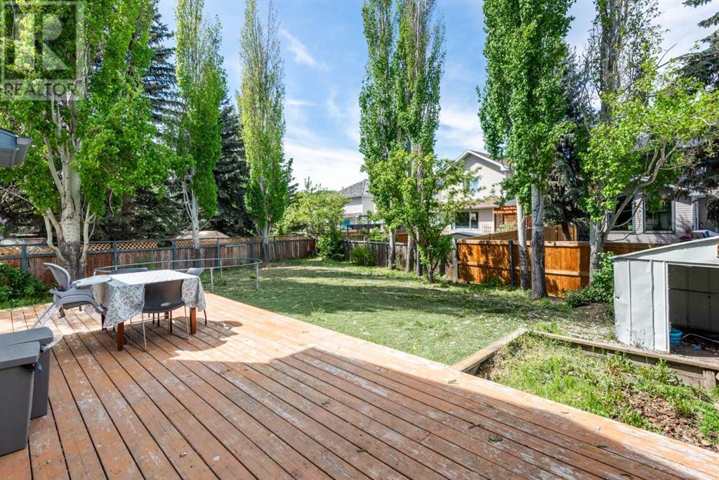 Property at 38 Mt Selkirk Place SE image 2
