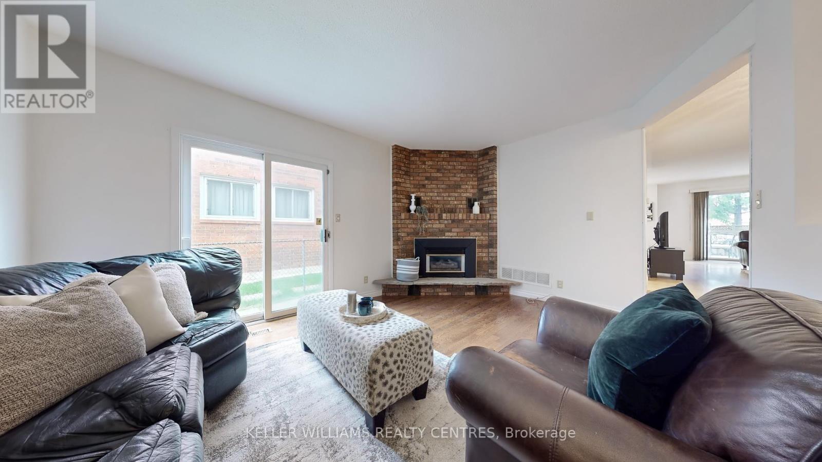 Property at 375 HUNTSMILL BOULEVARD image 4