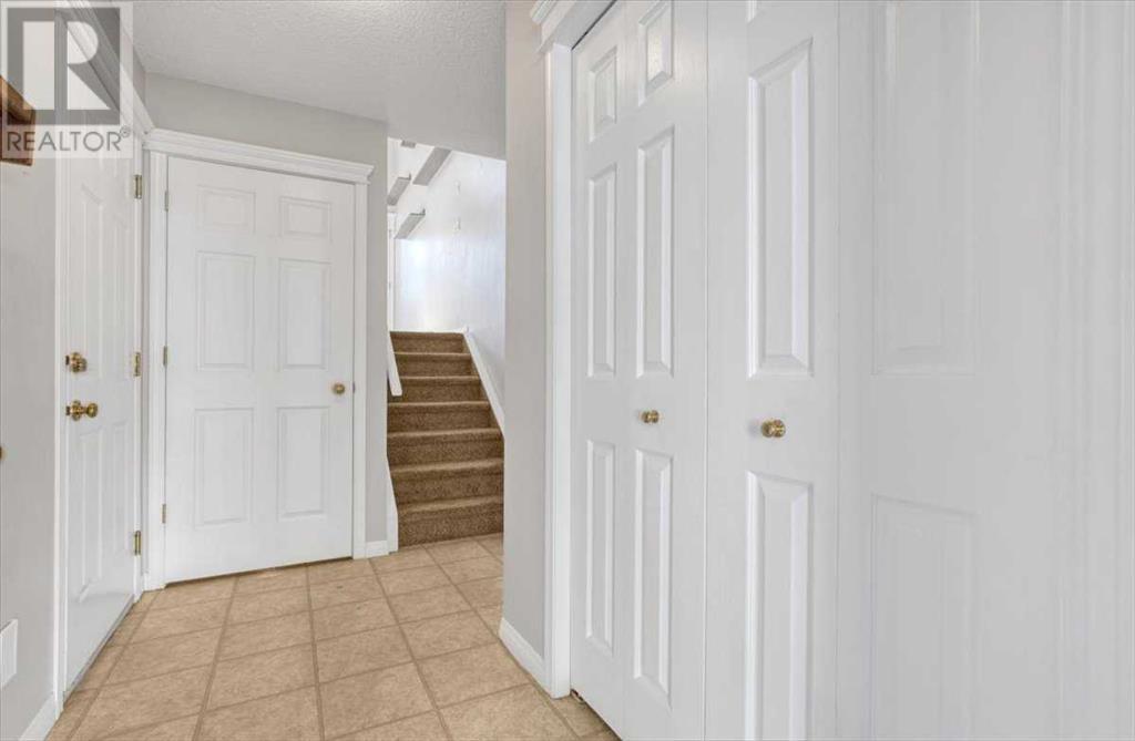 Property at 30 Country Hills Cove NW image 5