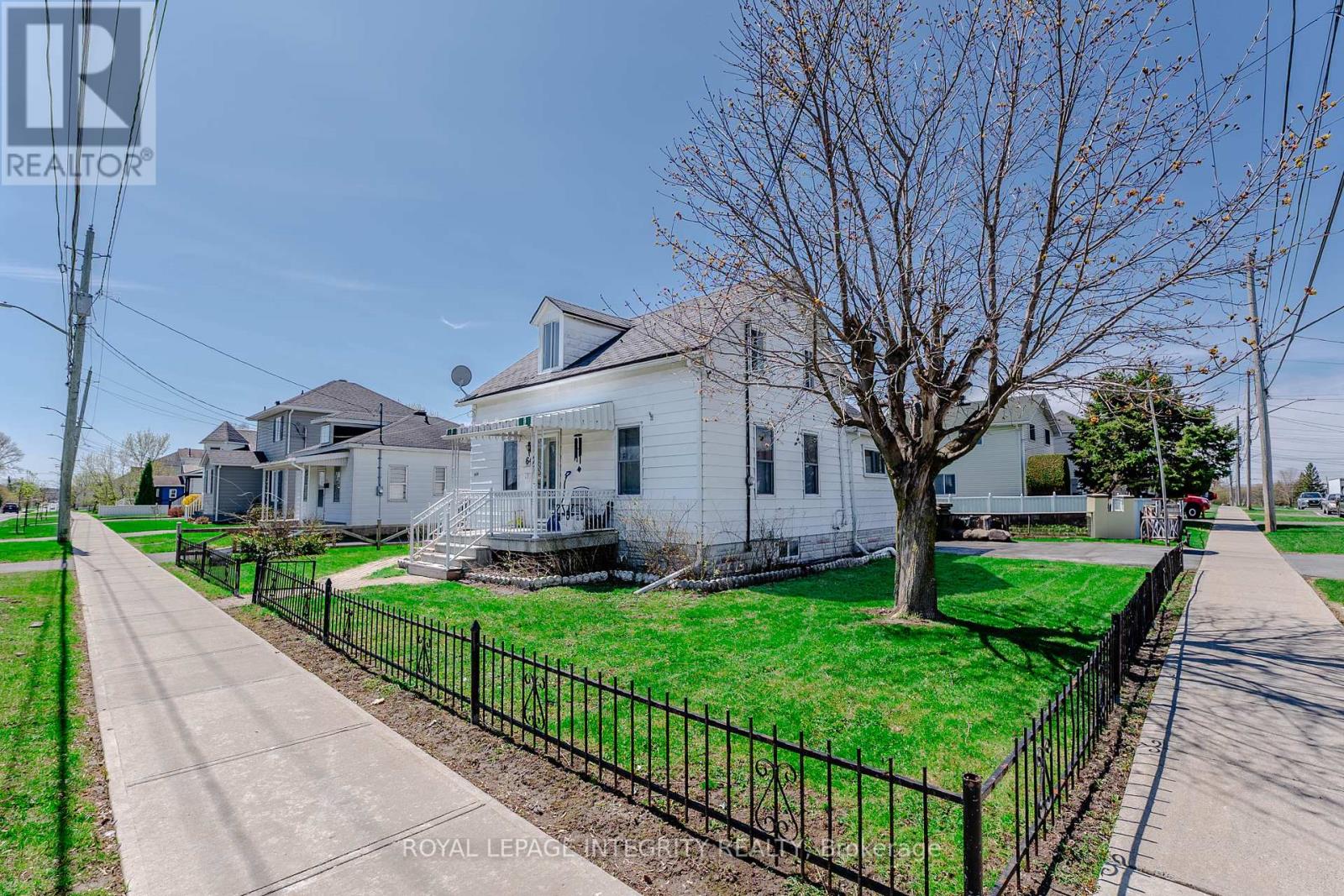 Property at 642 MARLBOROUGH STREET N image 3