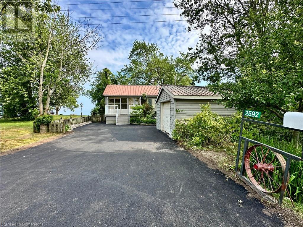 Property at 2592 LAKESHORE Road image 5