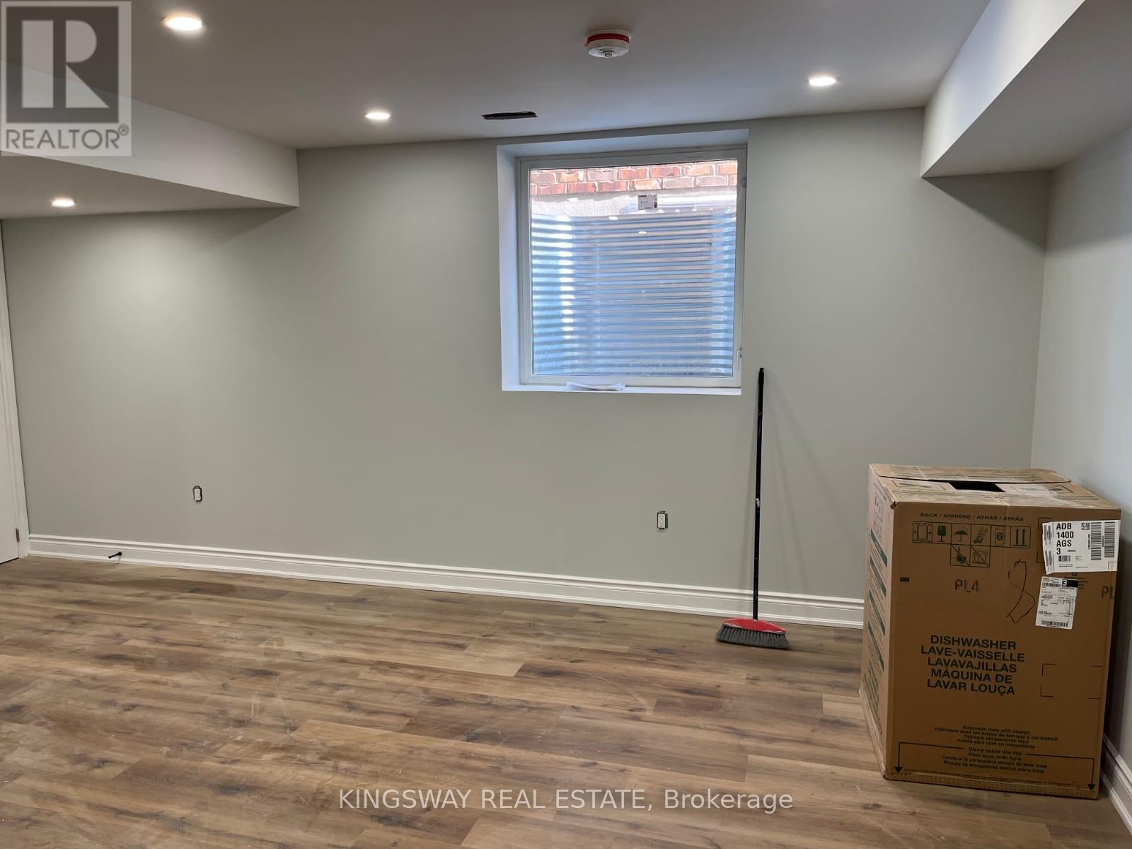 541 Starwood Drive, Guelph, Ontario  N1E 0L8 - Photo 8 - X12253538