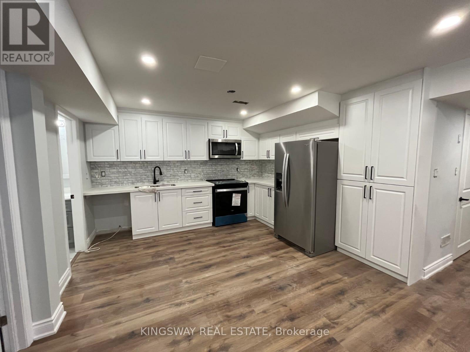 541 Starwood Drive, Guelph, Ontario  N1E 0L8 - Photo 9 - X12253538