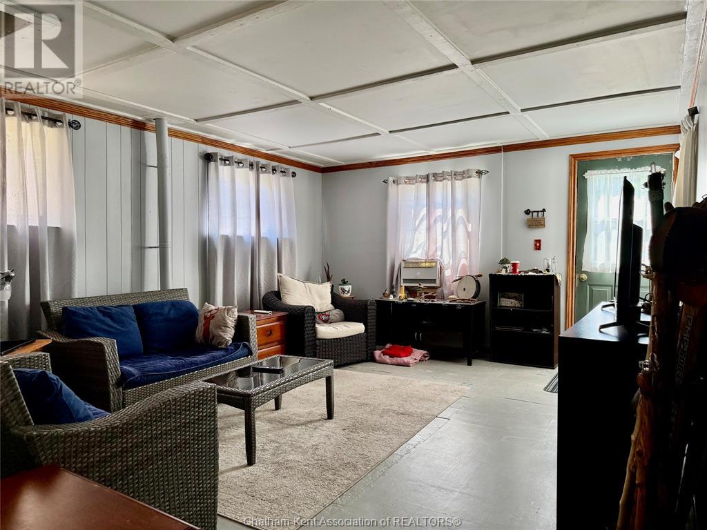 Property at 167 Grand AVENUE East image 5