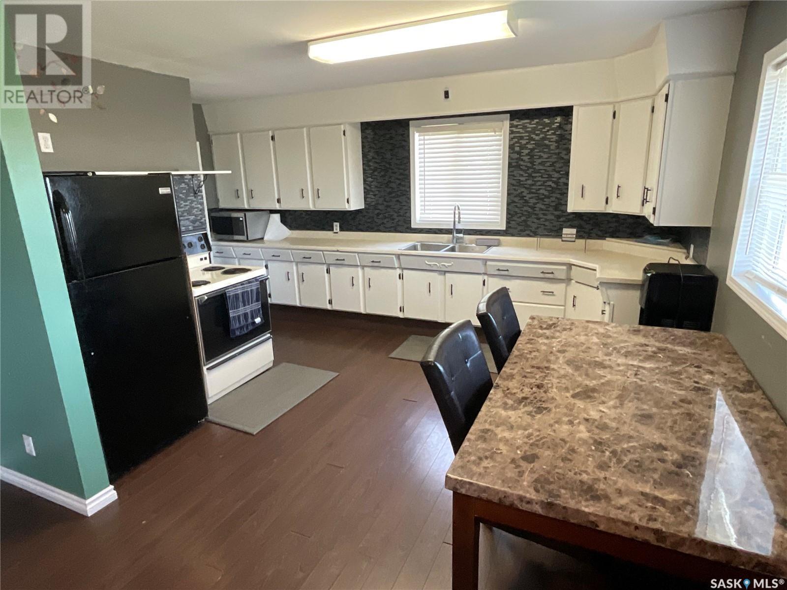 217 3rd Street N, Wakaw, Saskatchewan  S0K 4P0 - Photo 4 - SK008339