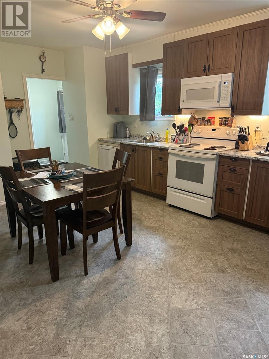 202 Maxwell Street, Kamsack, Saskatchewan  S0A 1S0 - Photo 3 - SK010466