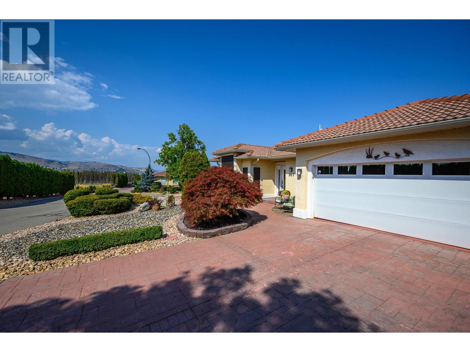 307 Country Estate Place, Vernon, British Columbia  V1B 2W7 - Photo 7 - 10347814