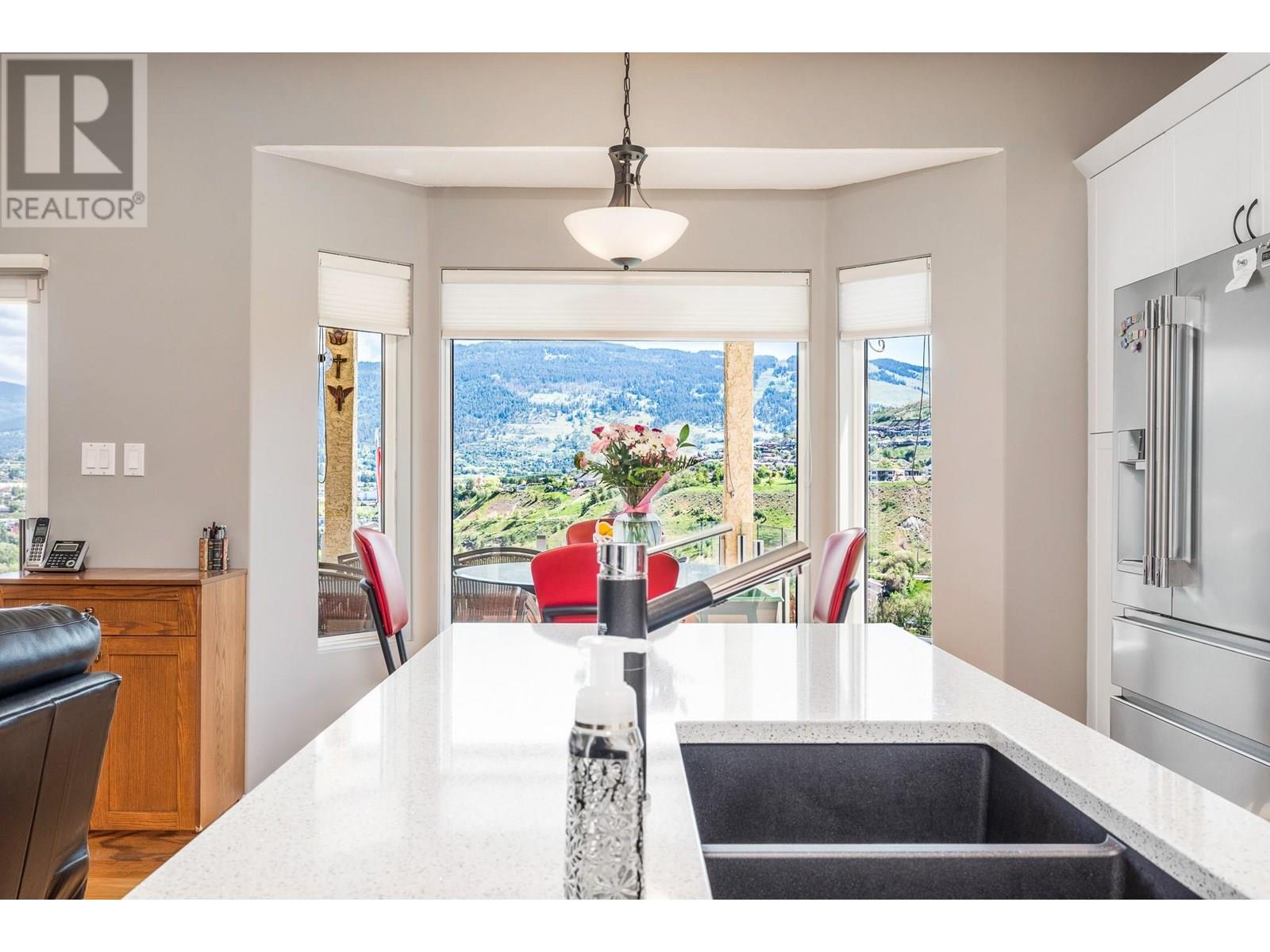 307 Country Estate Place, Vernon, British Columbia  V1B 2W7 - Photo 13 - 10347814