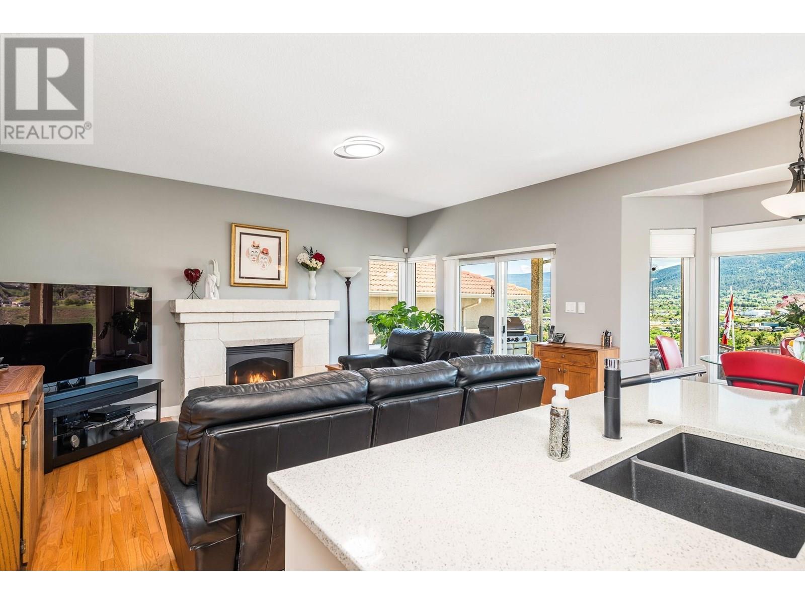 307 Country Estate Place, Vernon, British Columbia  V1B 2W7 - Photo 16 - 10347814