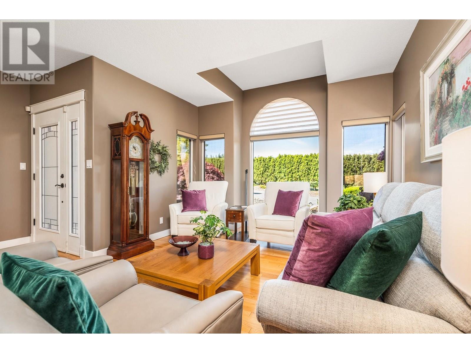 307 Country Estate Place, Vernon, British Columbia  V1B 2W7 - Photo 12 - 10347814