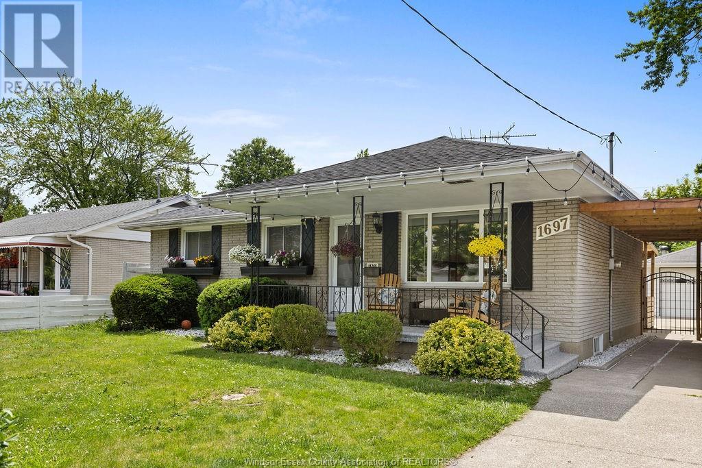 MLS# 25016482: 1697 FERNDALE AVENUE, Windsor, Canada