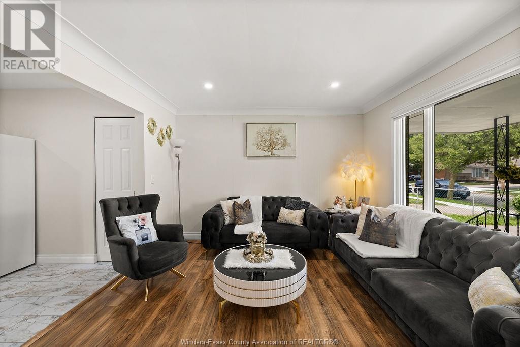 Property at 1697 FERNDALE AVENUE image 5