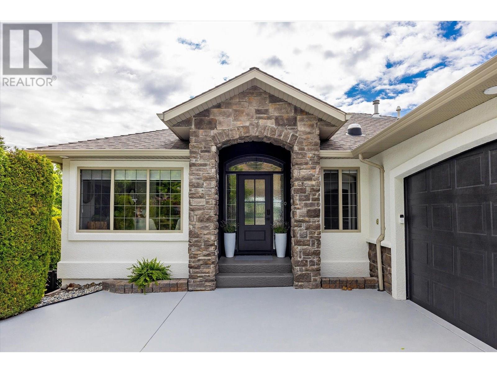 843 Westview Way, West Kelowna, British Columbia  V1Z 3Z3 - Photo 9 - 10354001