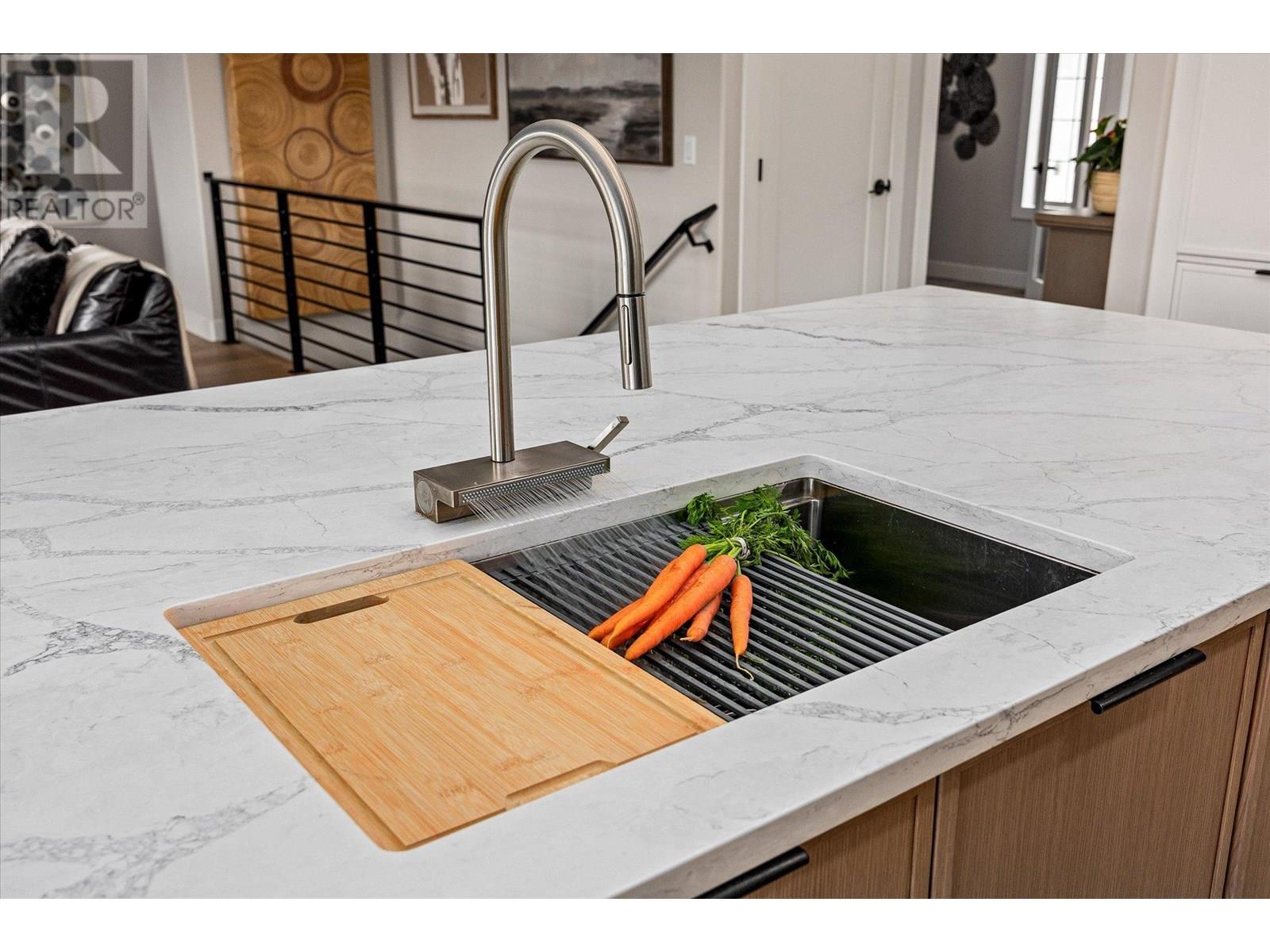 843 Westview Way, West Kelowna, British Columbia  V1Z 3Z3 - Photo 17 - 10354001