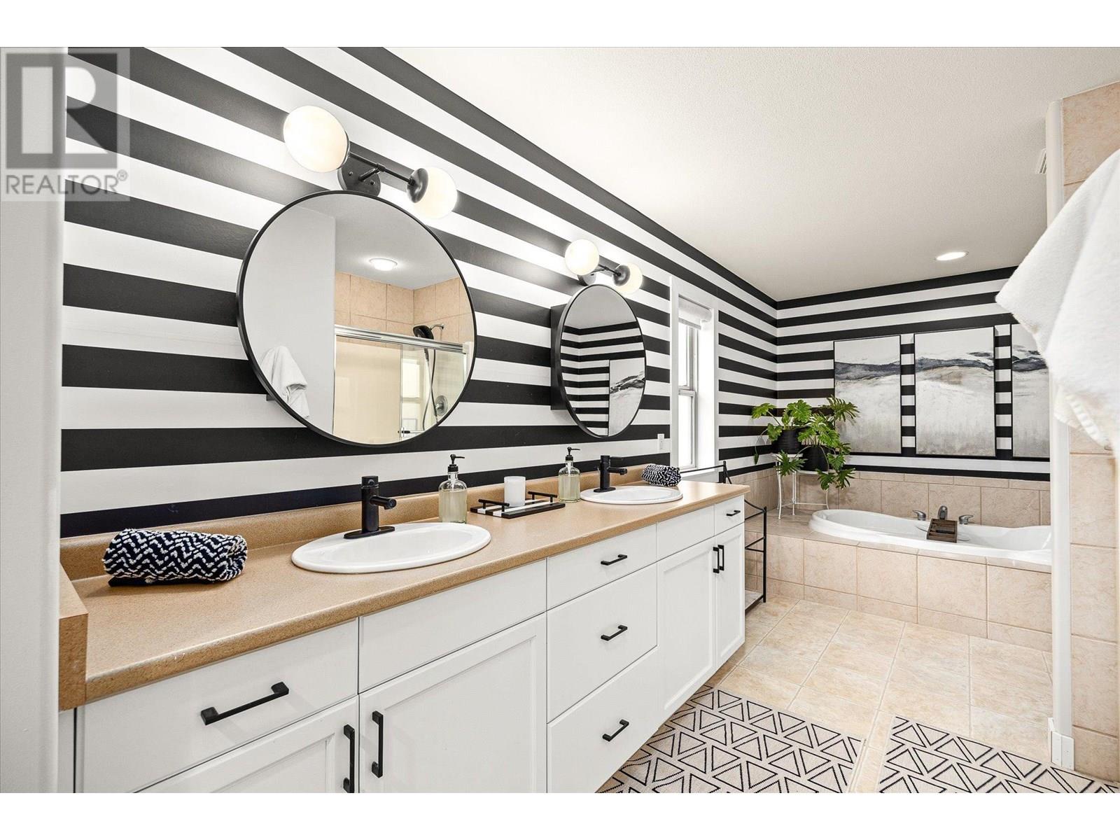 843 Westview Way, West Kelowna, British Columbia  V1Z 3Z3 - Photo 35 - 10354001