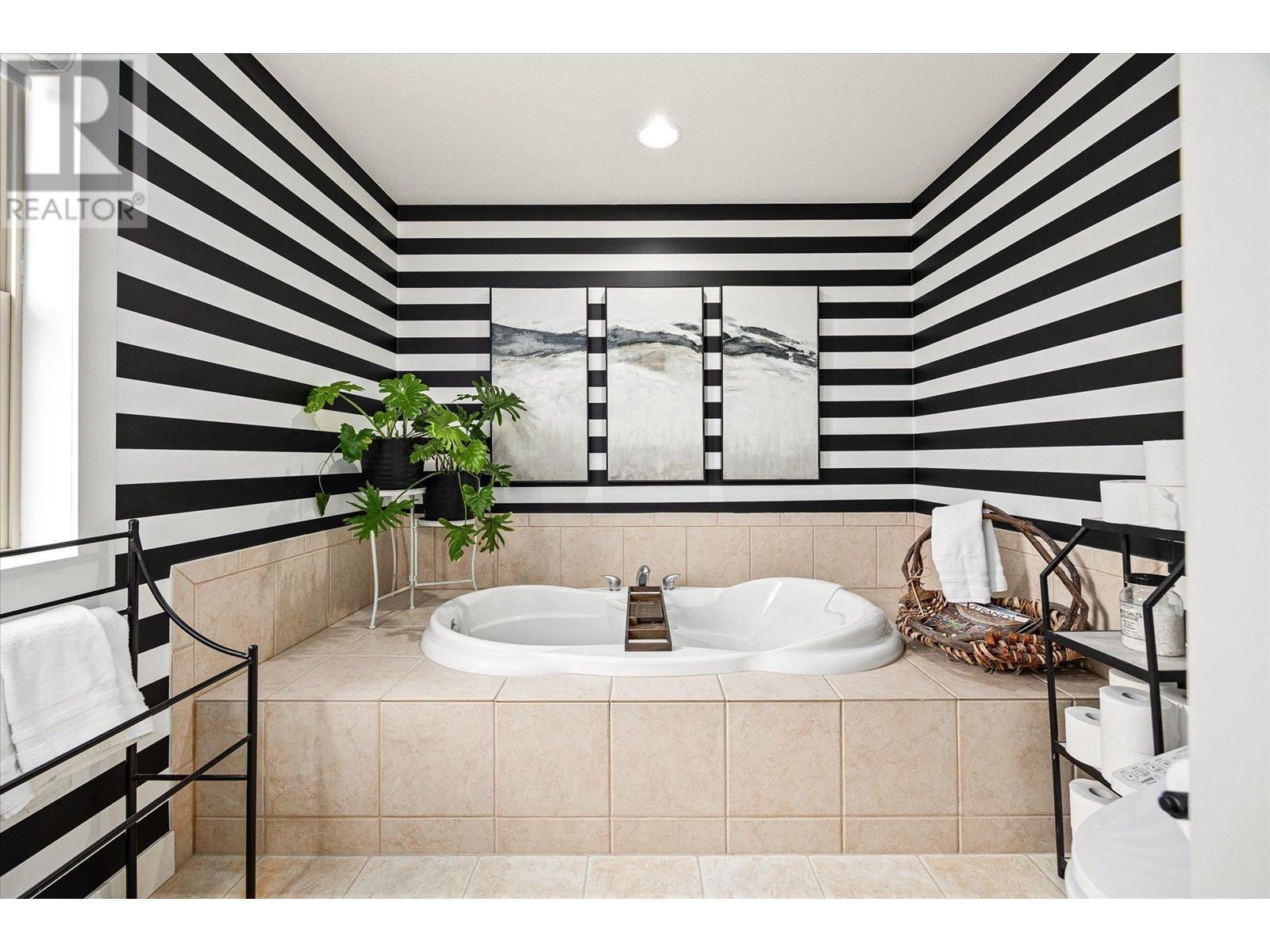 843 Westview Way, West Kelowna, British Columbia  V1Z 3Z3 - Photo 36 - 10354001