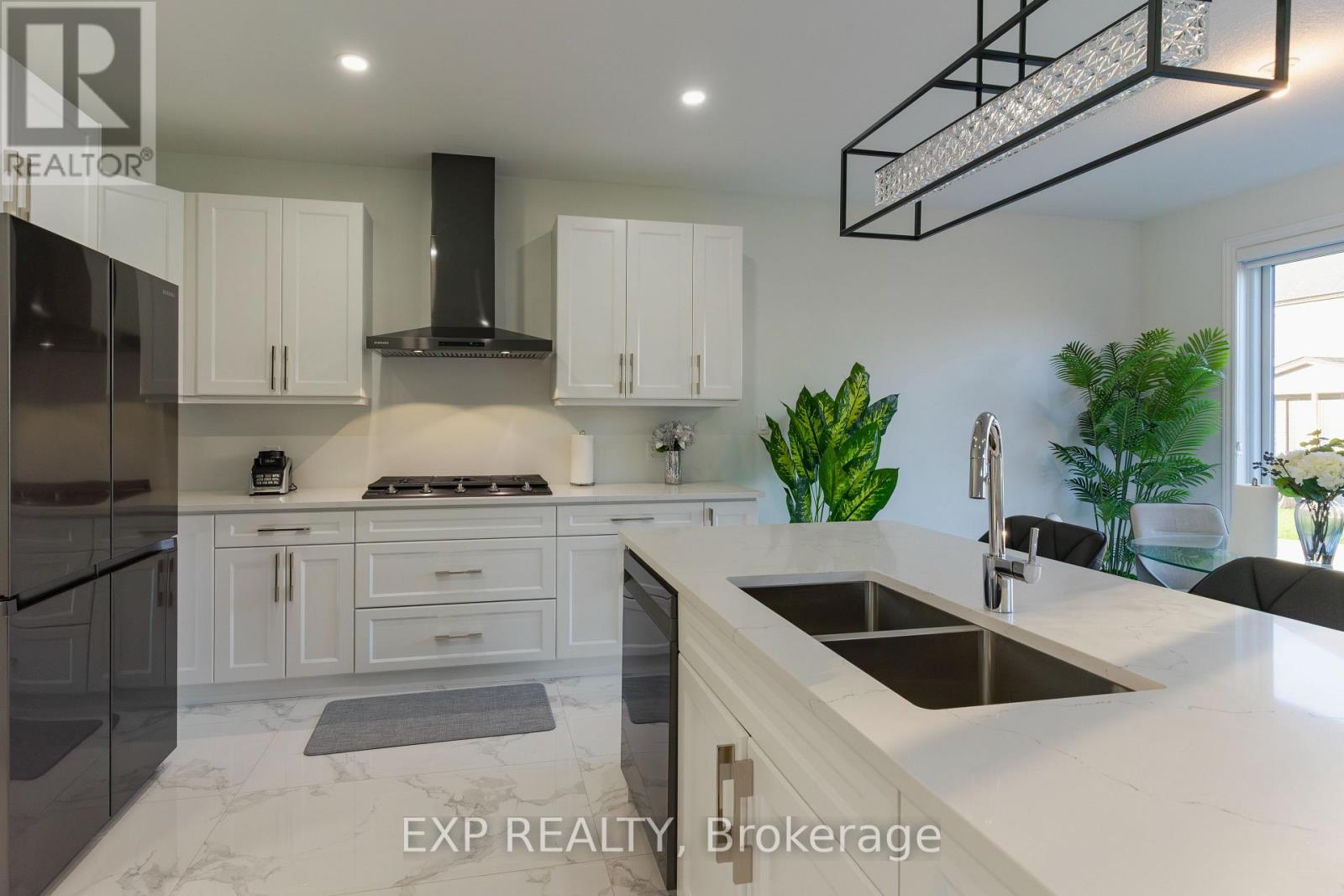 Main - 1749 Finley Crescent, London North, Ontario  N6G 0B4 - Photo 8 - X12253657