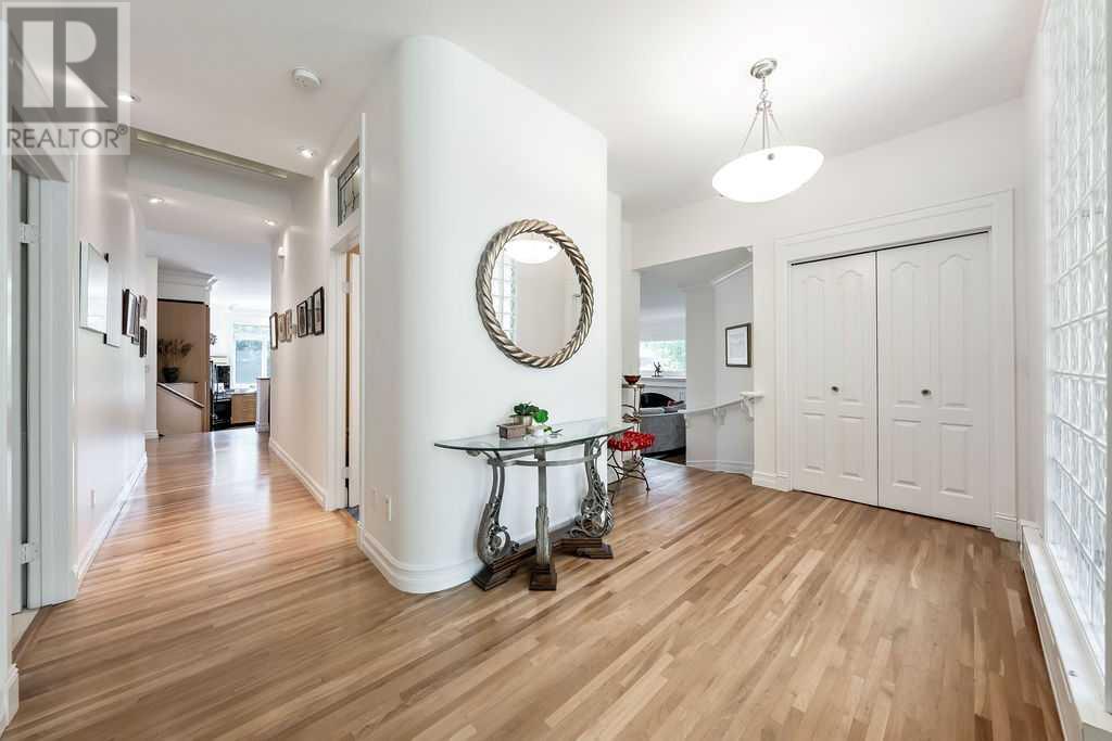Property at 509 15 Avenue NE image 2