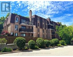 402 - 15390 YONGE STREET, Aurora, Ontario