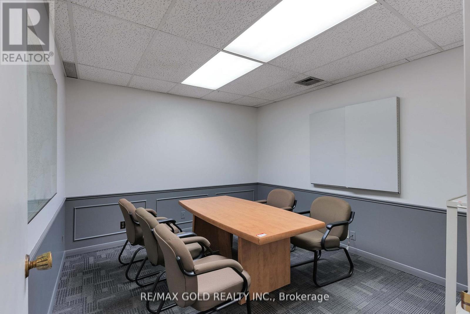 2109 Oxford Street E, London East, Ontario  N5V 2Z9 - Photo 12 - X12246412
