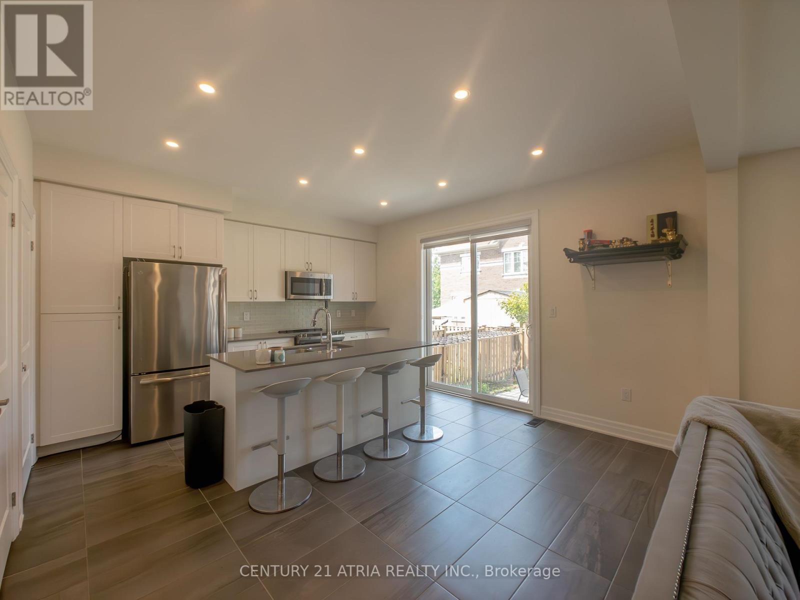 6 Wildflower Way, Toronto, Ontario  M1E 0C3 - Photo 7 - E12253679