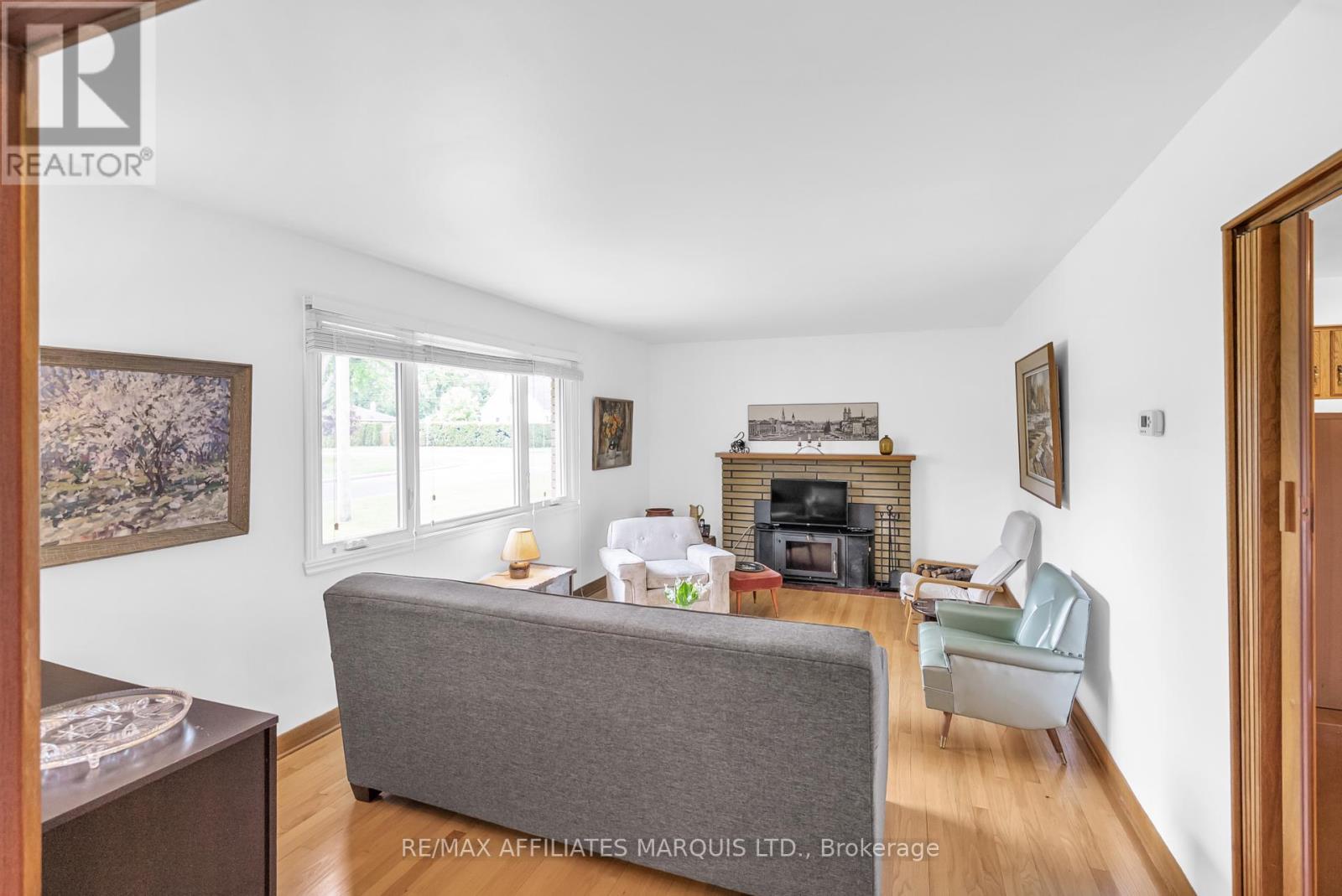 Property at 902 PESCOD AVENUE image 4