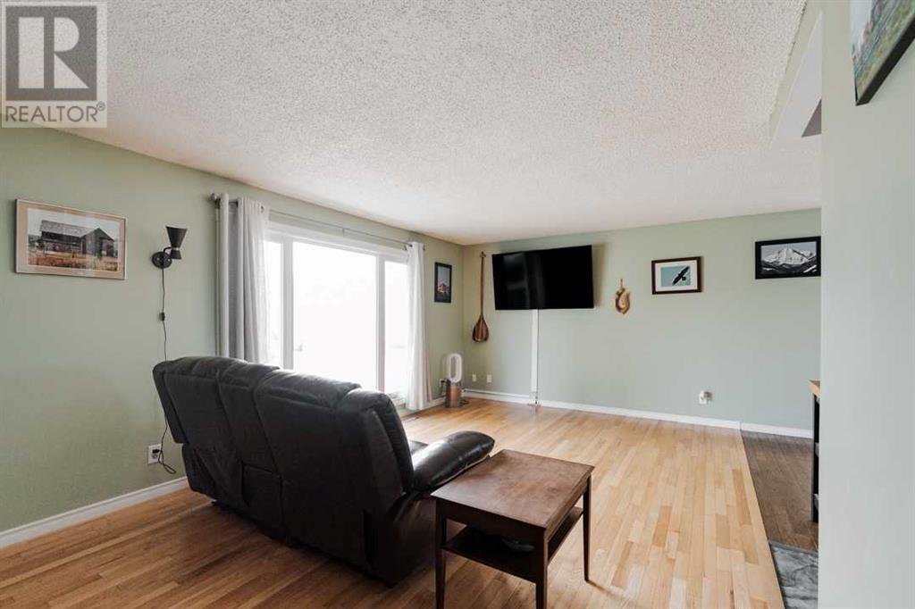 Property at 117 Simpson Way image 3