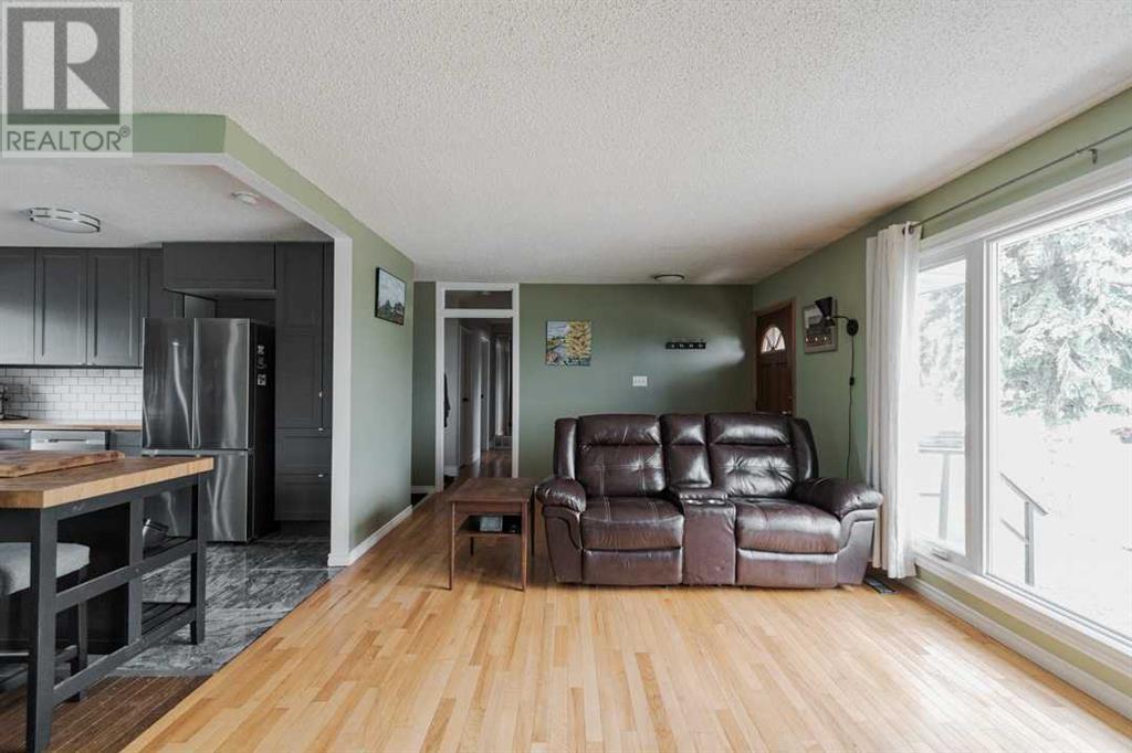 Property at 117 Simpson Way image 4