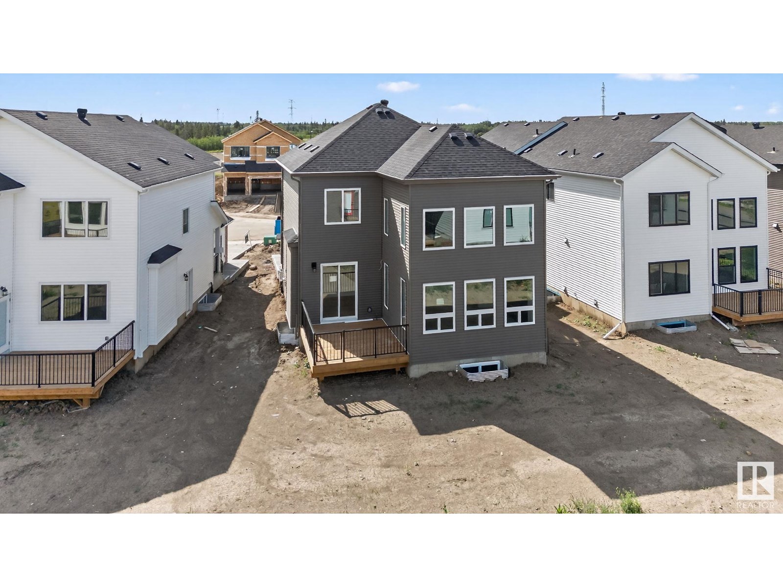 Property at 17119 3 ST NW image 4