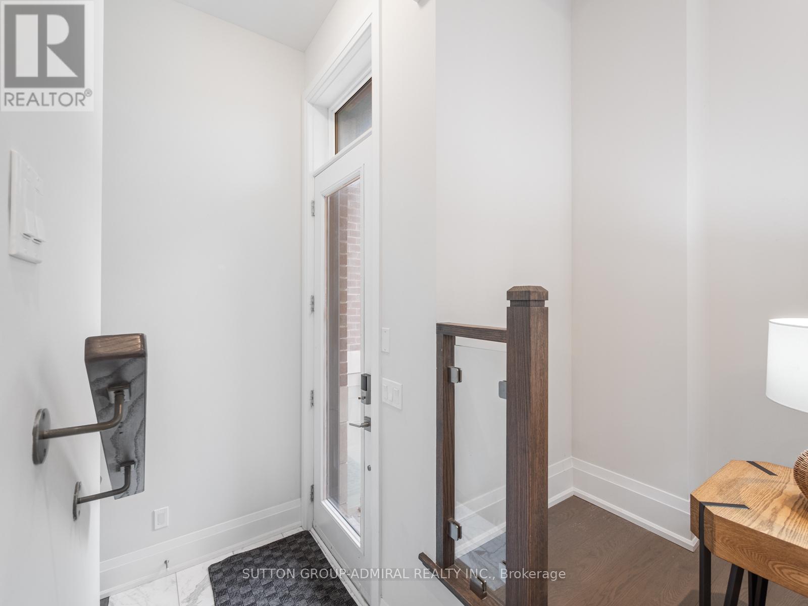 Property at 893 CLARK AVENUE W image 2