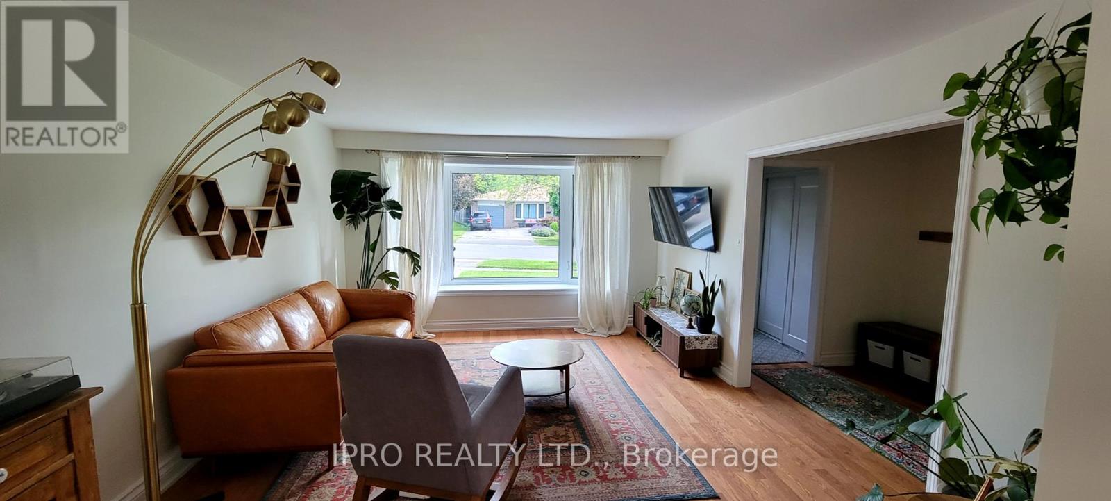 Property at 44 METCALFE COURT image 5