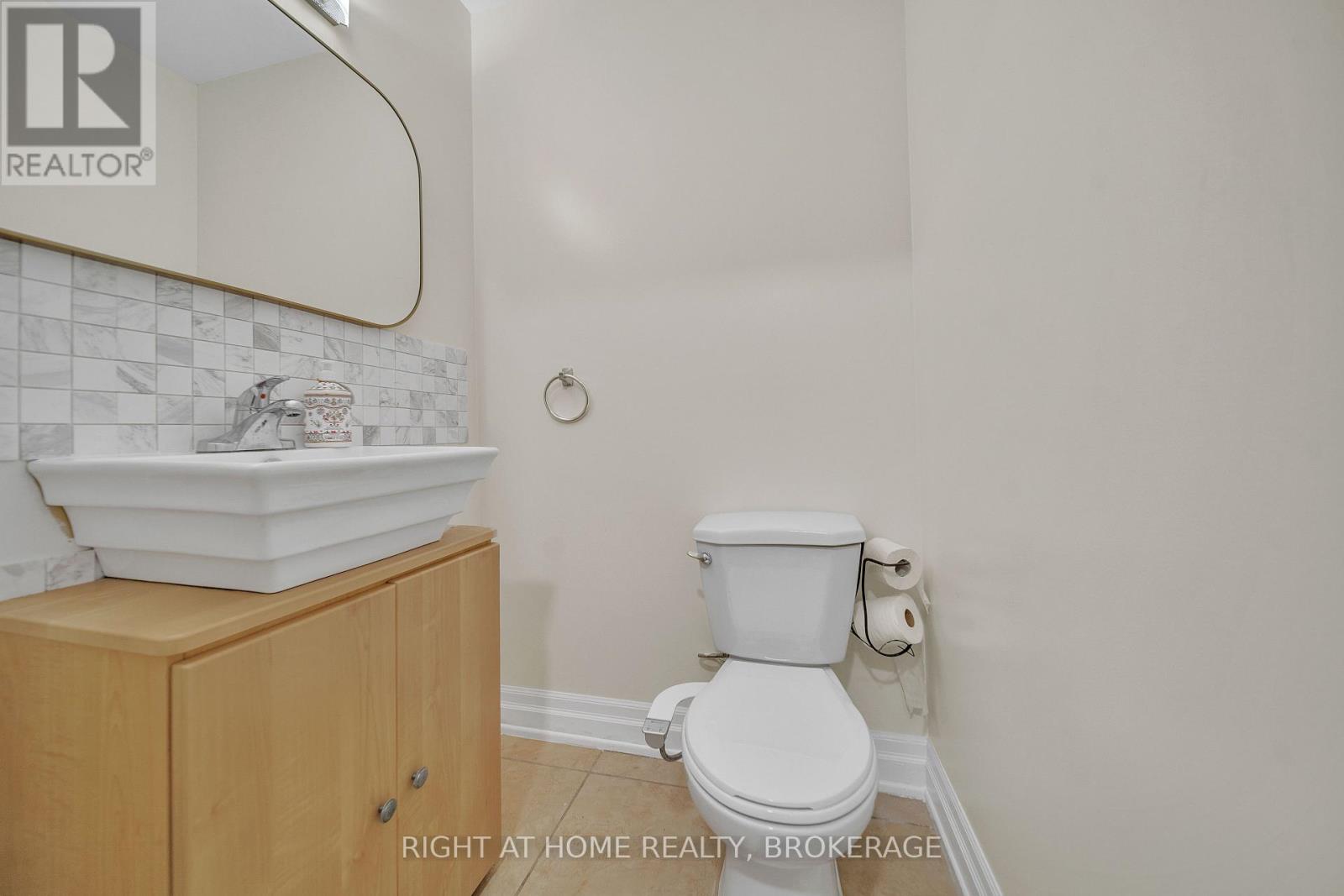 132 - 1058 Falgarwood Drive, Oakville, Ontario  L6H 2P3 - Photo 12 - W12253709