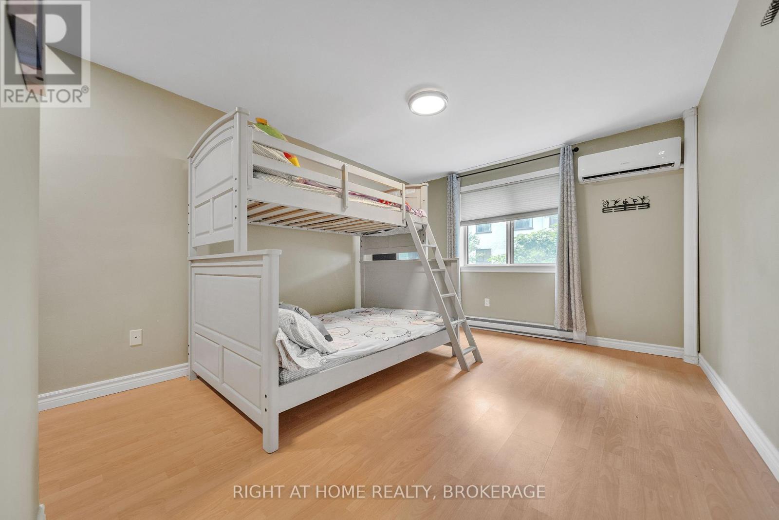 132 - 1058 Falgarwood Drive, Oakville, Ontario  L6H 2P3 - Photo 13 - W12253709