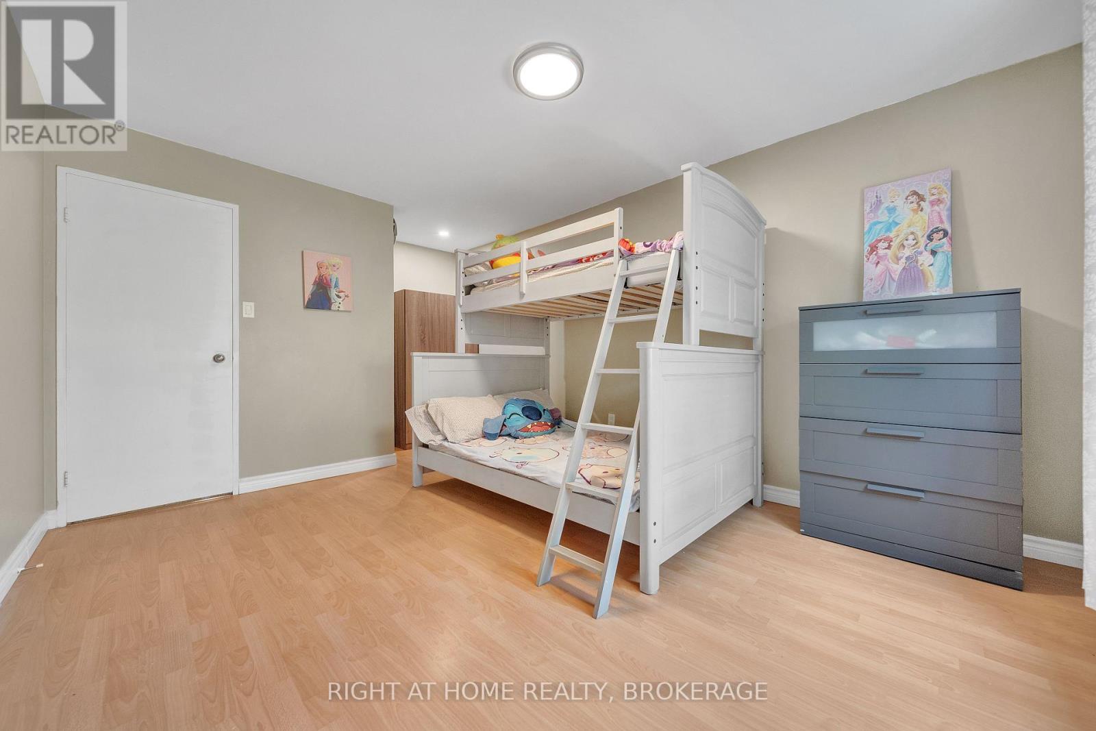 132 - 1058 Falgarwood Drive, Oakville, Ontario  L6H 2P3 - Photo 14 - W12253709