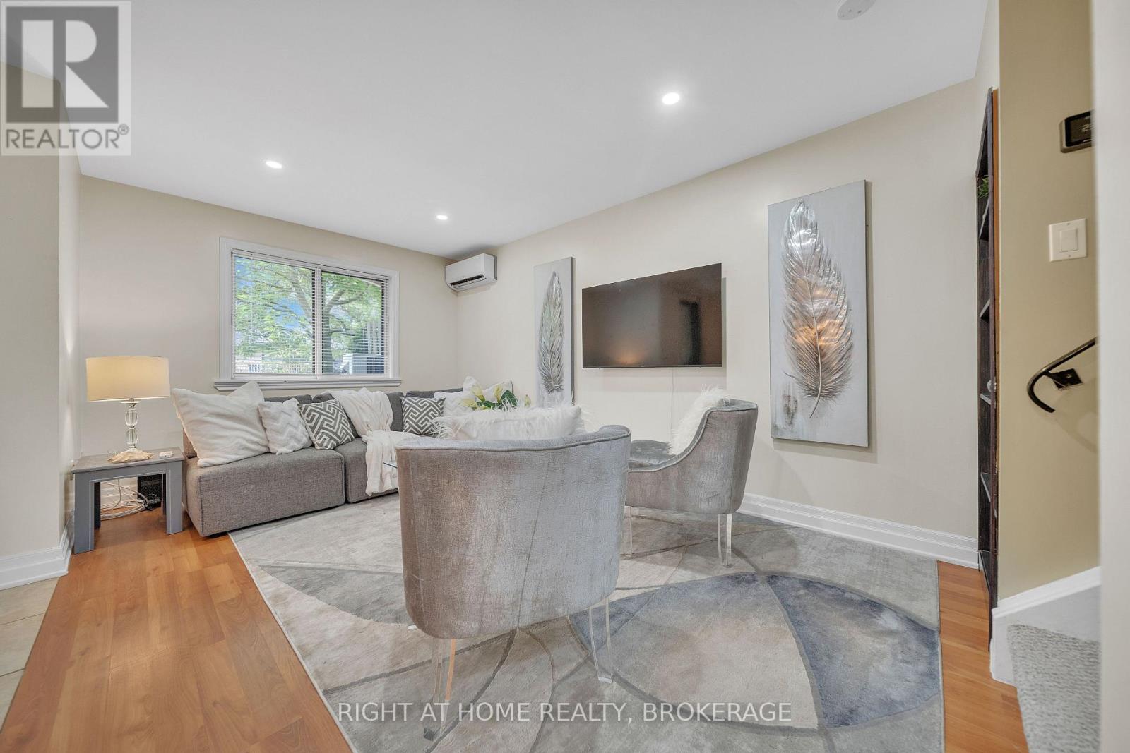 132 - 1058 Falgarwood Drive, Oakville, Ontario  L6H 2P3 - Photo 6 - W12253709