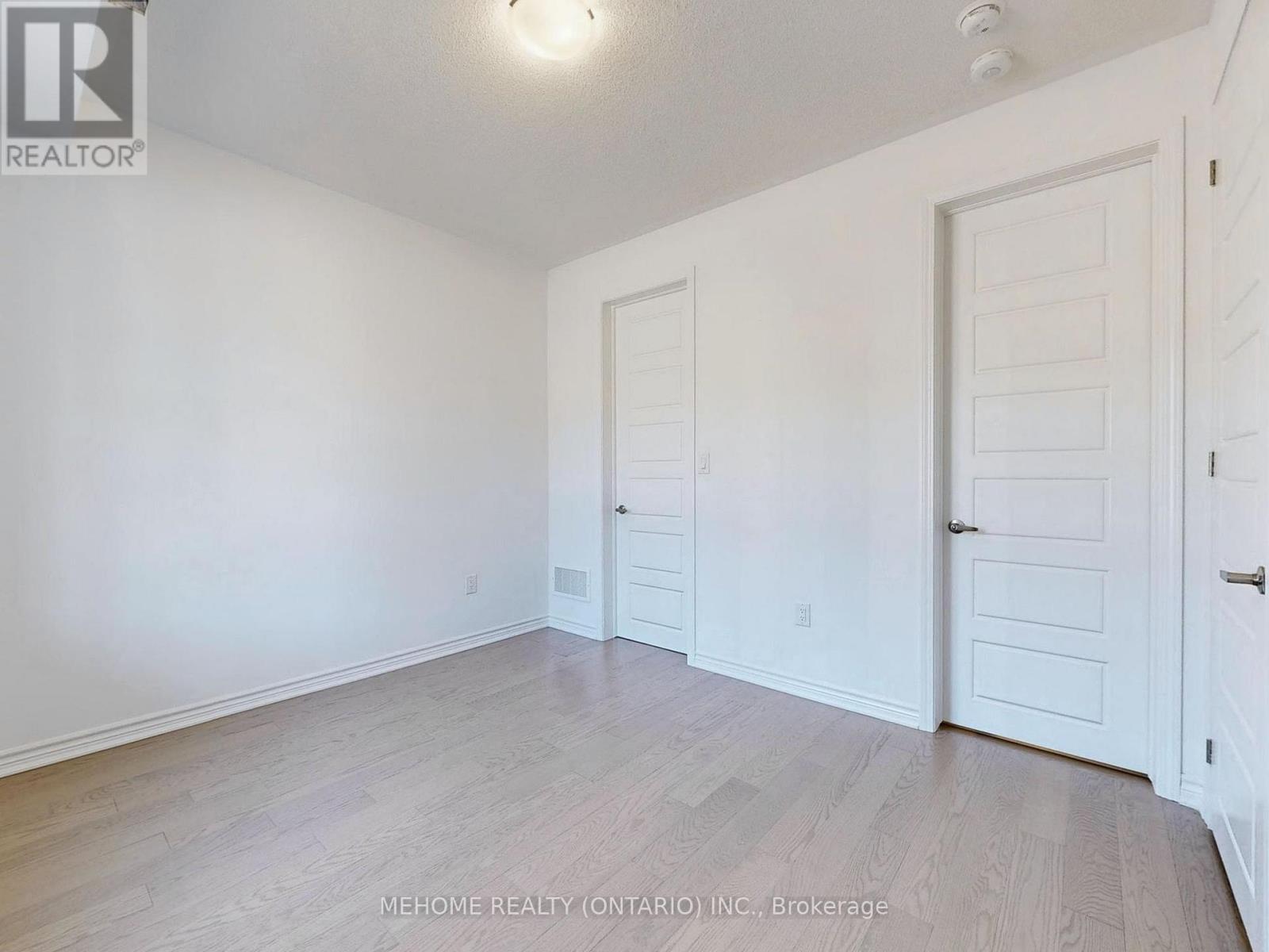1371 William Halton Parkway, Oakville, Ontario  L6M 5N9 - Photo 37 - W12253739